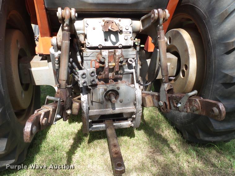 image for item L6631 1978 Massey-Ferguson 2675 tractor