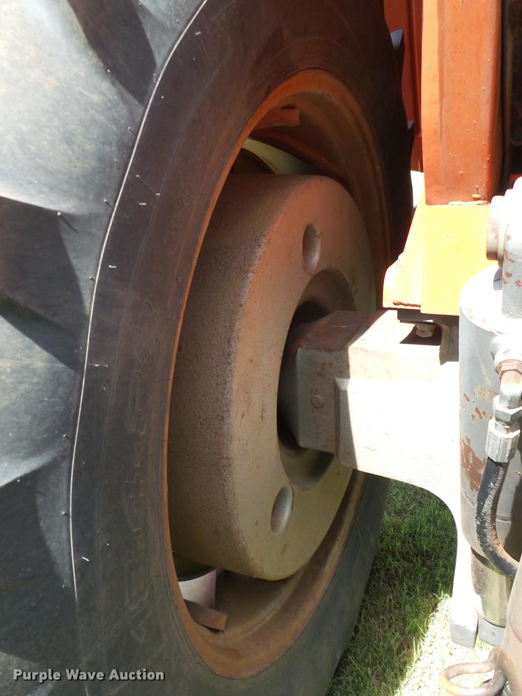 image for item L6631 1978 Massey-Ferguson 2675 tractor