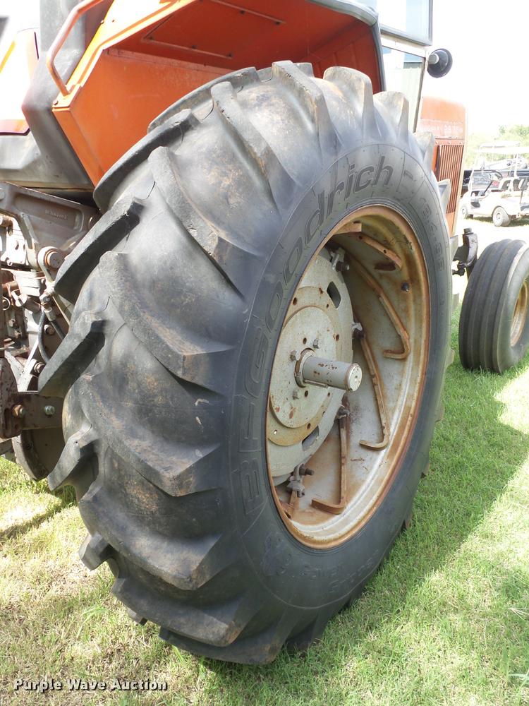 image for item L6631 1978 Massey-Ferguson 2675 tractor