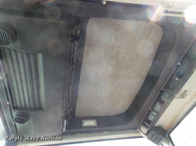 image for item L6631 1978 Massey-Ferguson 2675 tractor