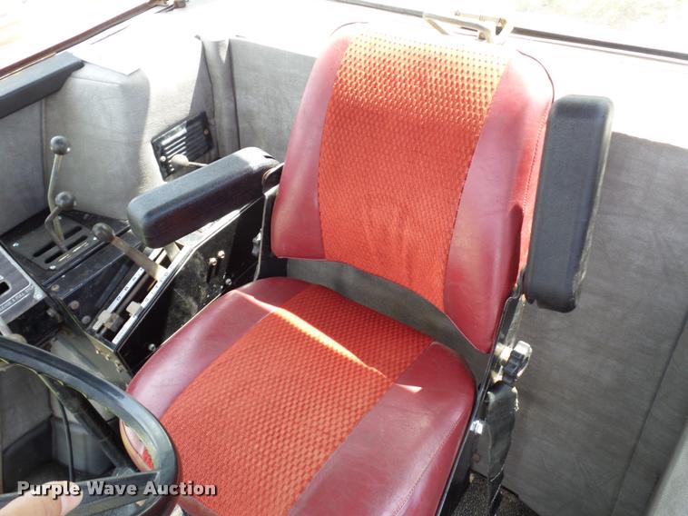 image for item L6631 1978 Massey-Ferguson 2675 tractor