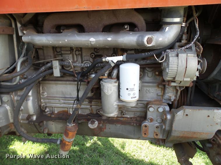 image for item L6633 1978 Massey-Ferguson 2675 tractor