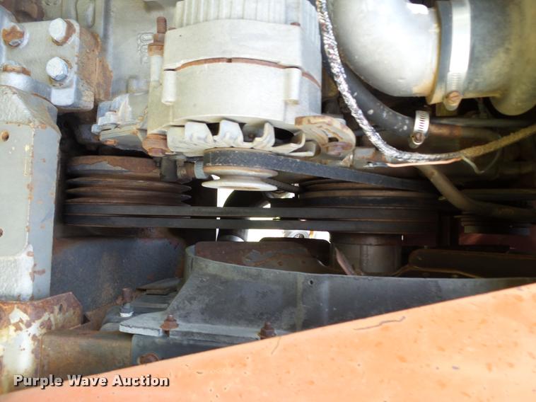 image for item L6633 1978 Massey-Ferguson 2675 tractor