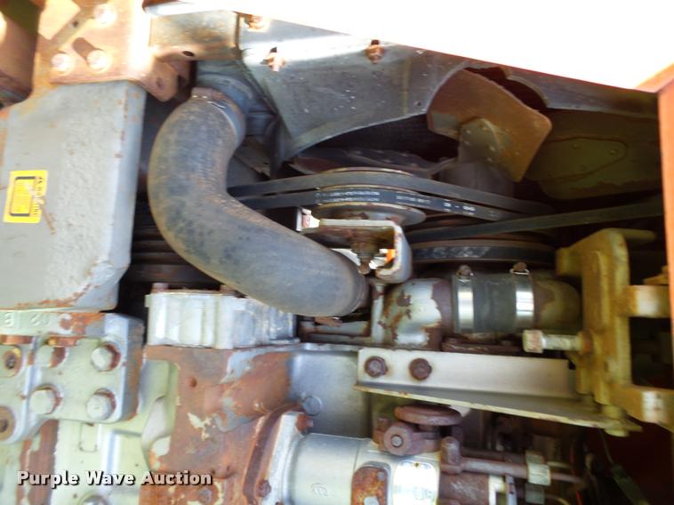 image for item L6633 1978 Massey-Ferguson 2675 tractor