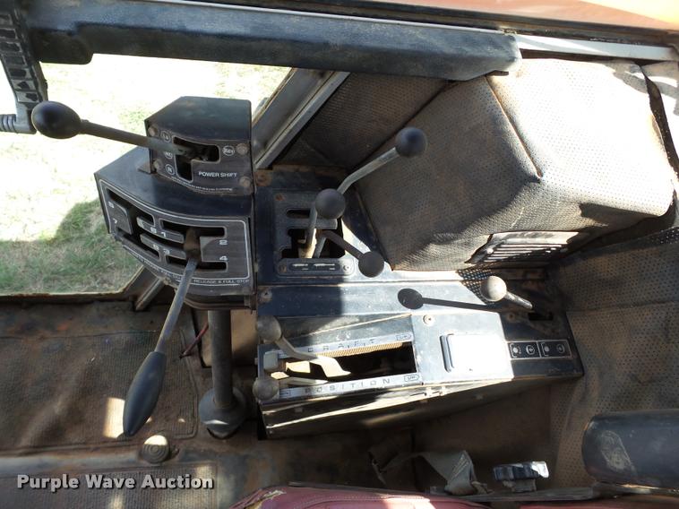 image for item L6633 1978 Massey-Ferguson 2675 tractor