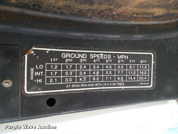 image for item L6633 1978 Massey-Ferguson 2675 tractor