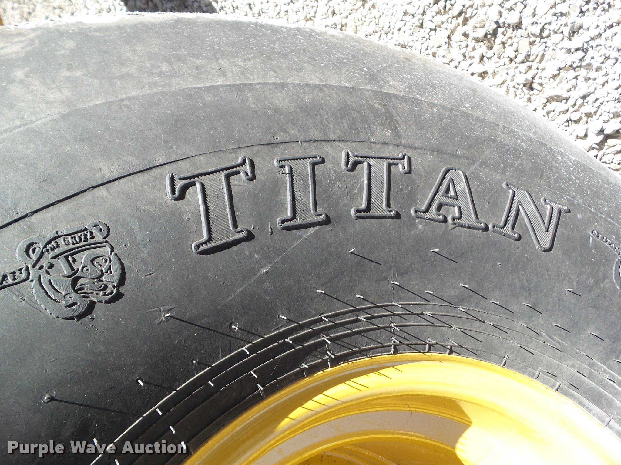 2011 Vermeer 605 Super M Cornstalk Special round baler in Pella, IA