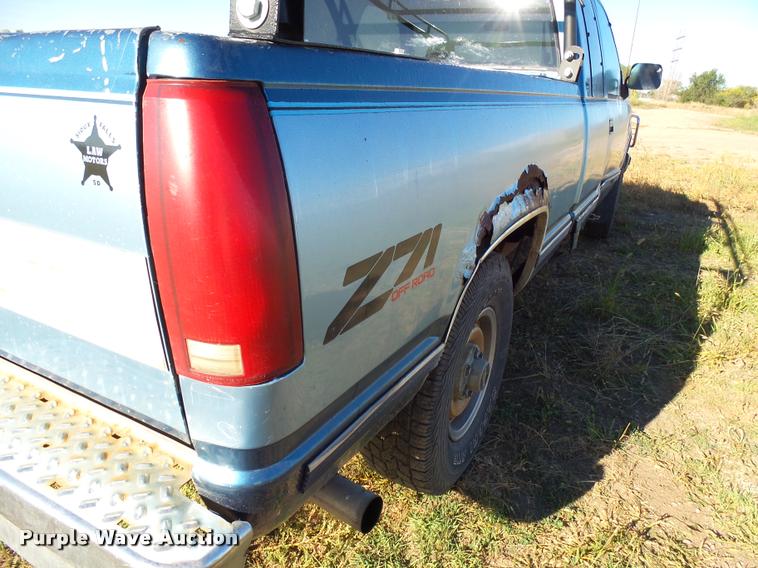 image for item AL9094 1991 Chevrolet 1500 Z71 Ext. Cab pickup truck