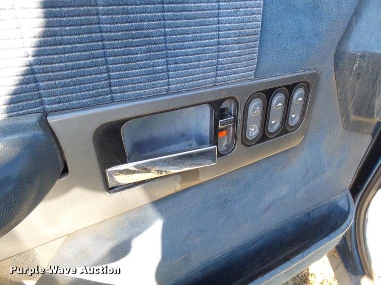 image for item AL9094 1991 Chevrolet 1500 Z71 Ext. Cab pickup truck