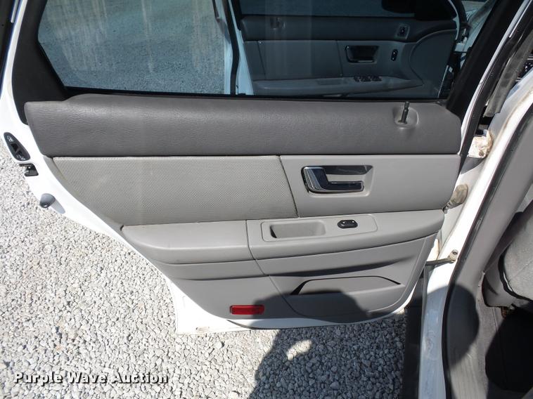 image for item BK9578 2003 Ford Taurus