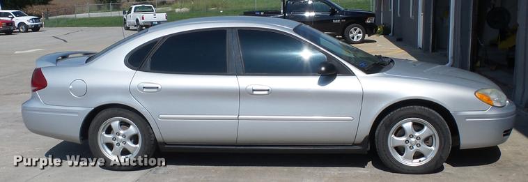 image for item BK9582 2006 Ford Taurus