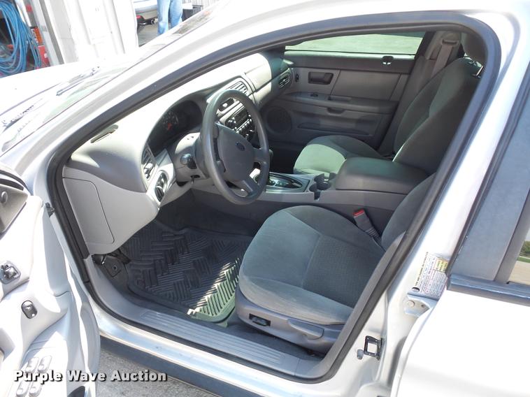 image for item BK9582 2006 Ford Taurus