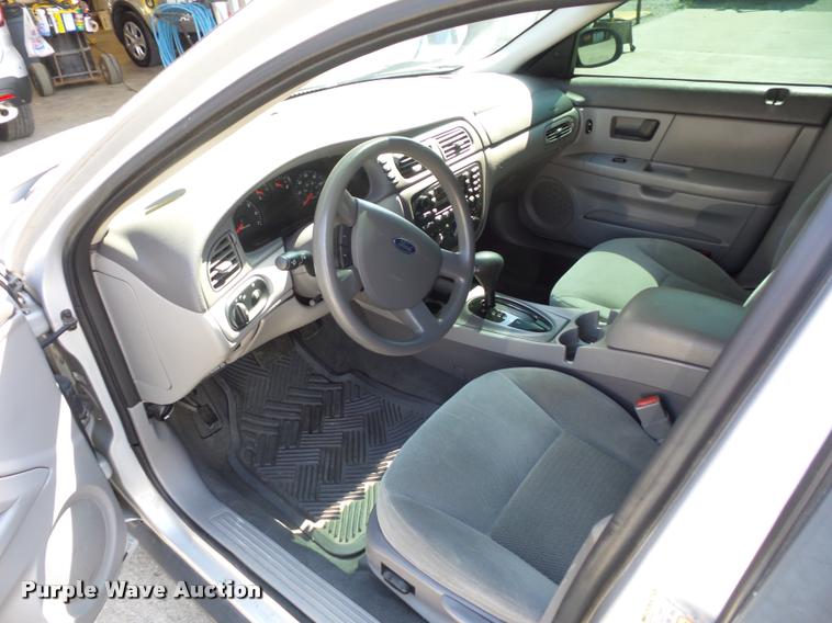 image for item BK9582 2006 Ford Taurus