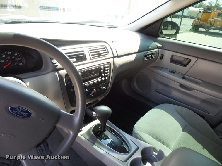 image for item BK9582 2006 Ford Taurus