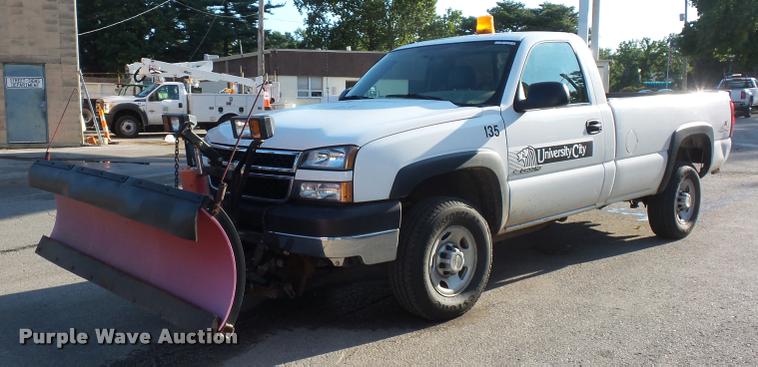 image for item BK9597 2006 Chevrolet Silverado 2500HD pickup truck