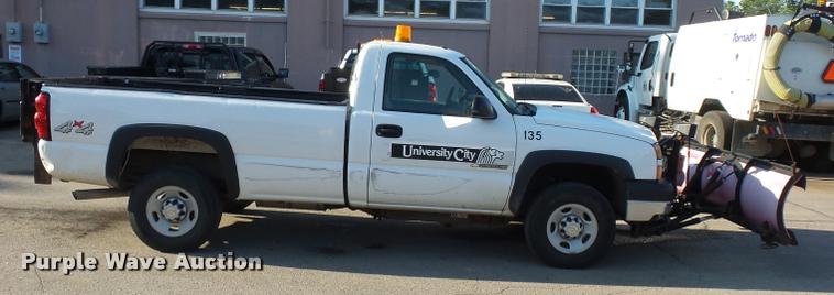 image for item BK9597 2006 Chevrolet Silverado 2500HD pickup truck