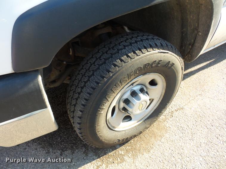 image for item BK9597 2006 Chevrolet Silverado 2500HD pickup truck