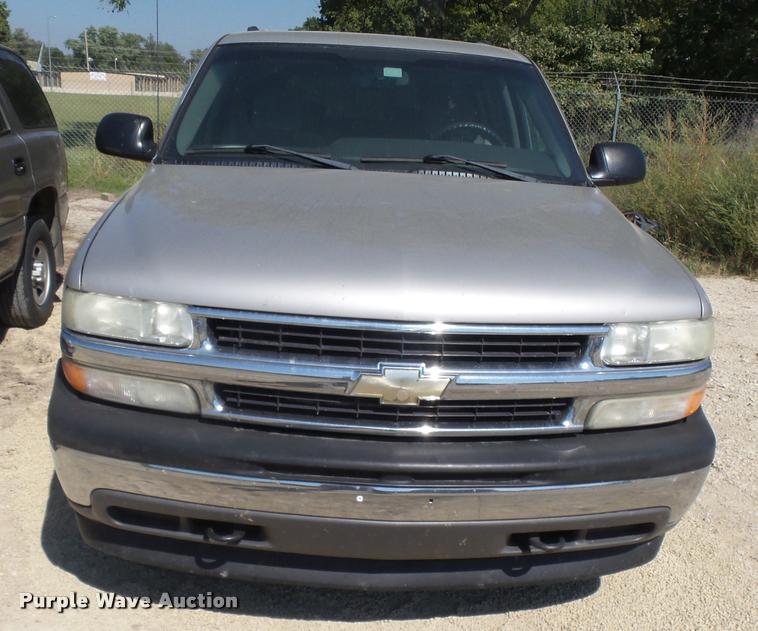 image for item BU9780 2005 Chevrolet Suburban 1500 SUV