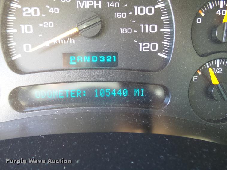 image for item BU9780 2005 Chevrolet Suburban 1500 SUV