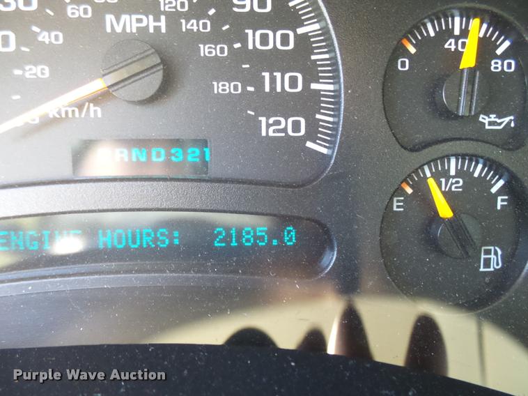 image for item BU9780 2005 Chevrolet Suburban 1500 SUV