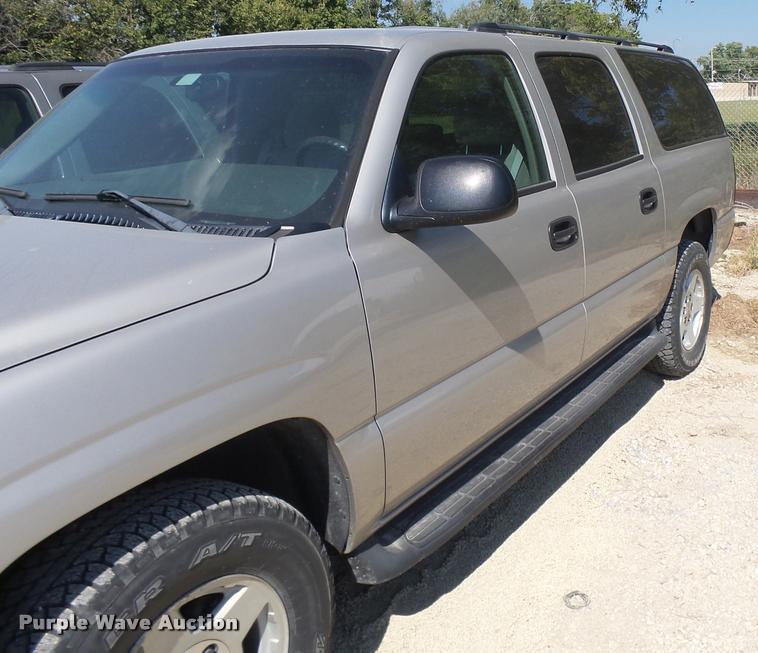 image for item BU9780 2005 Chevrolet Suburban 1500 SUV