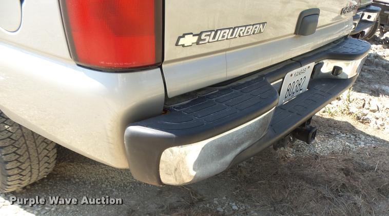 image for item BU9780 2005 Chevrolet Suburban 1500 SUV