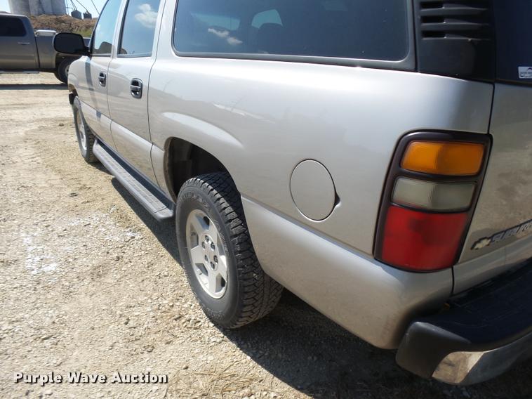 image for item BU9780 2005 Chevrolet Suburban 1500 SUV