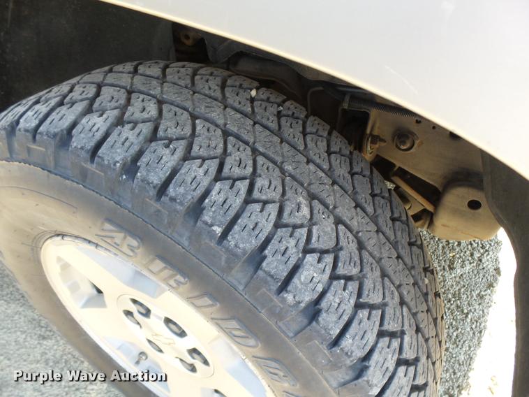 image for item BU9780 2005 Chevrolet Suburban 1500 SUV