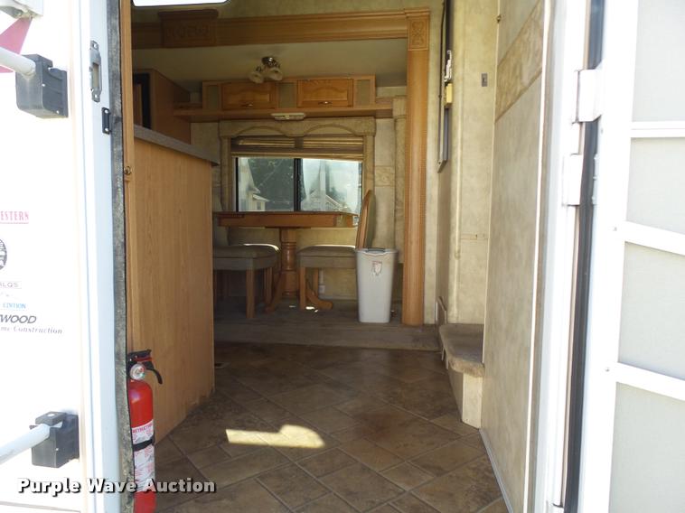 image for item BU9792 2008 Fleetwood Quantum 375RLQS Extreme Edition camper