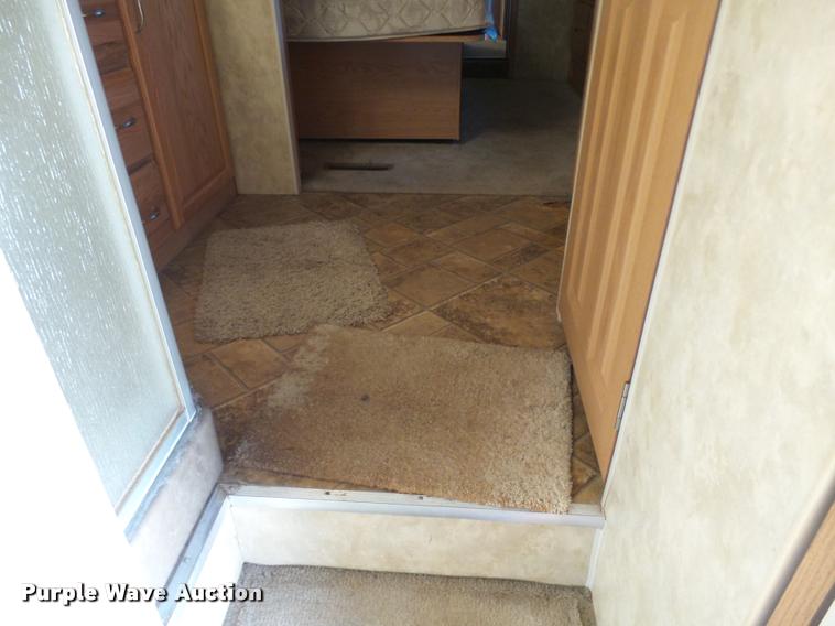 image for item BU9792 2008 Fleetwood Quantum 375RLQS Extreme Edition camper