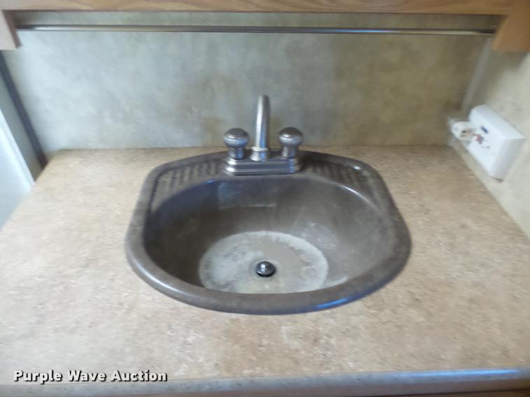 image for item BU9792 2008 Fleetwood Quantum 375RLQS Extreme Edition camper