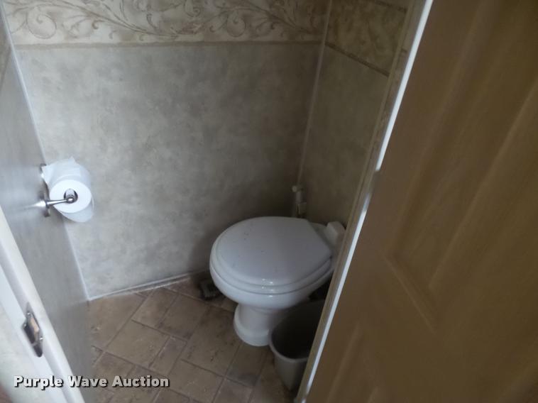 image for item BU9792 2008 Fleetwood Quantum 375RLQS Extreme Edition camper