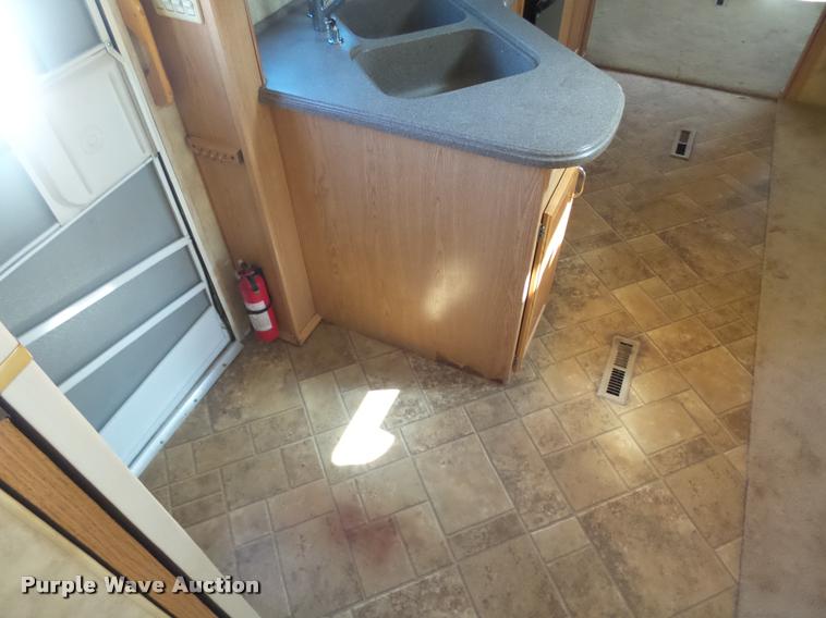 image for item BU9792 2008 Fleetwood Quantum 375RLQS Extreme Edition camper