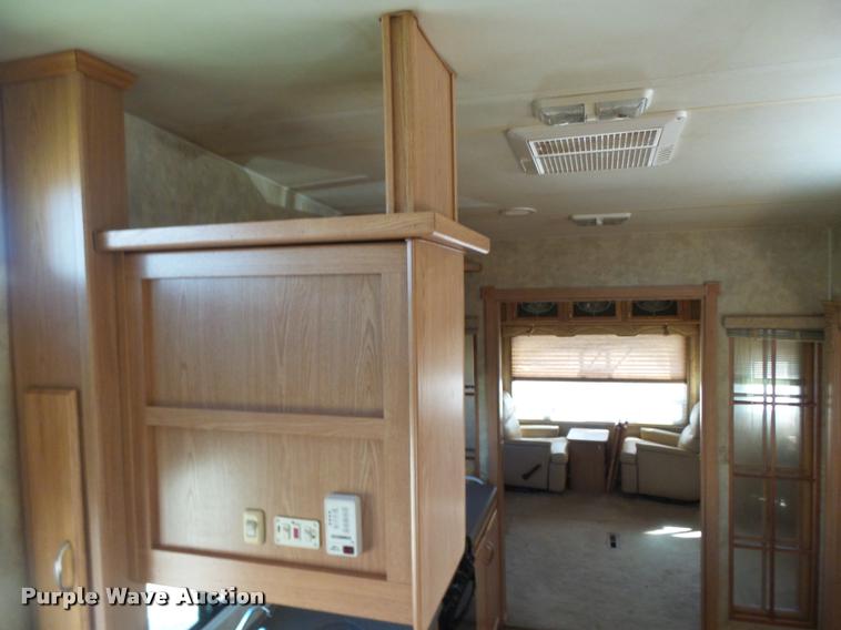 image for item BU9792 2008 Fleetwood Quantum 375RLQS Extreme Edition camper