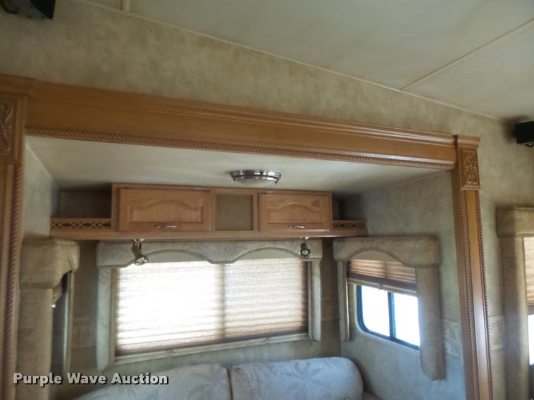 image for item BU9792 2008 Fleetwood Quantum 375RLQS Extreme Edition camper