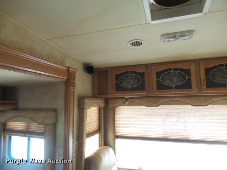 image for item BU9792 2008 Fleetwood Quantum 375RLQS Extreme Edition camper