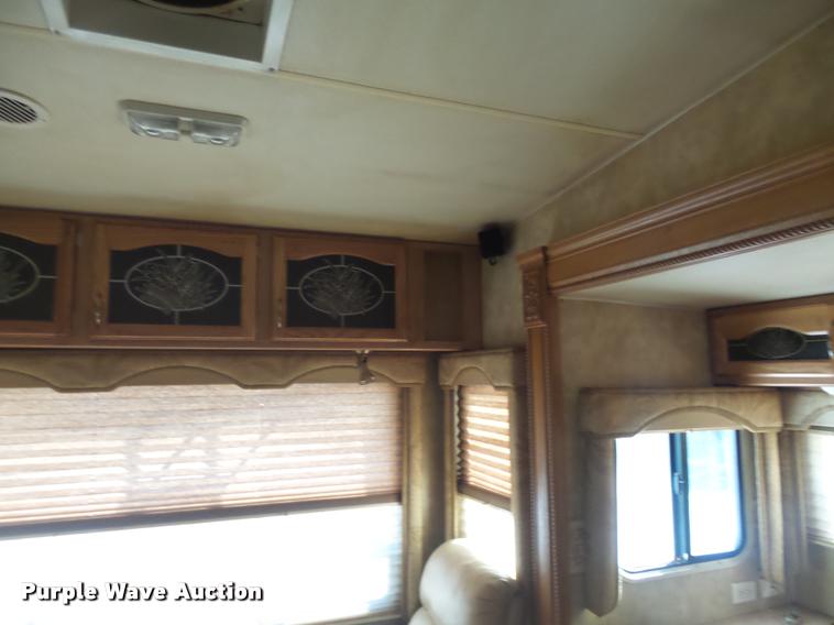 image for item BU9792 2008 Fleetwood Quantum 375RLQS Extreme Edition camper