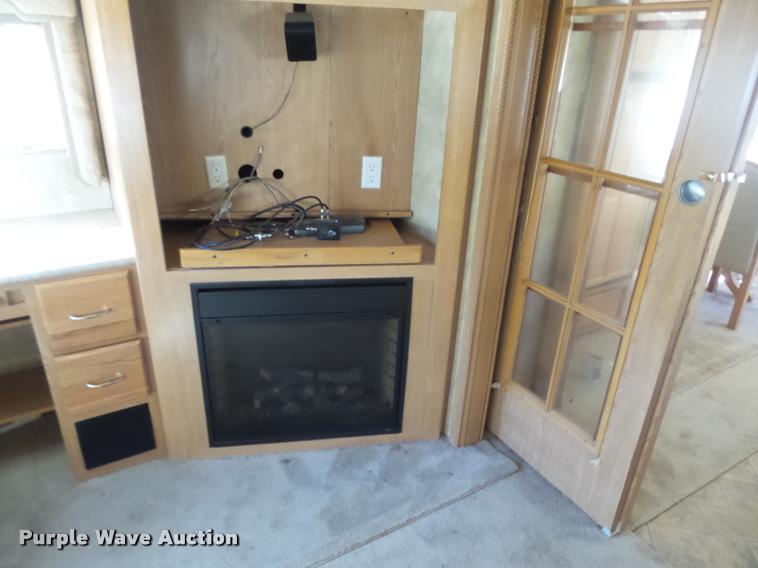 image for item BU9792 2008 Fleetwood Quantum 375RLQS Extreme Edition camper