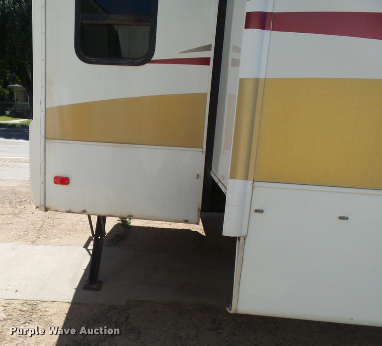 image for item BU9792 2008 Fleetwood Quantum 375RLQS Extreme Edition camper