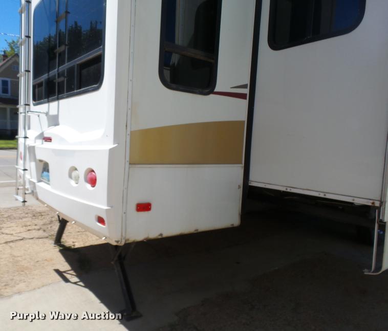 image for item BU9792 2008 Fleetwood Quantum 375RLQS Extreme Edition camper