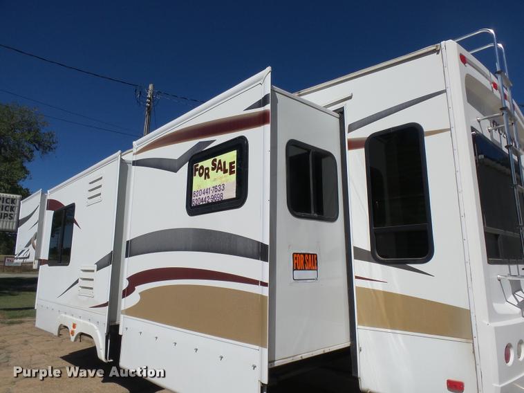 image for item BU9792 2008 Fleetwood Quantum 375RLQS Extreme Edition camper