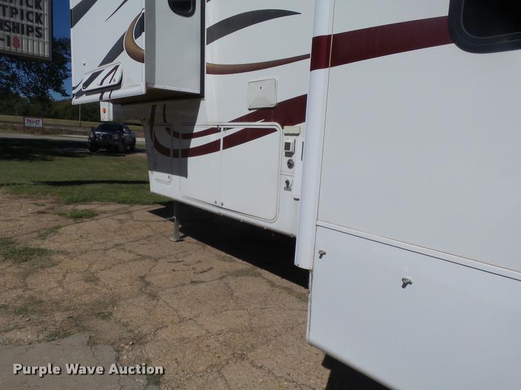 image for item BU9792 2008 Fleetwood Quantum 375RLQS Extreme Edition camper