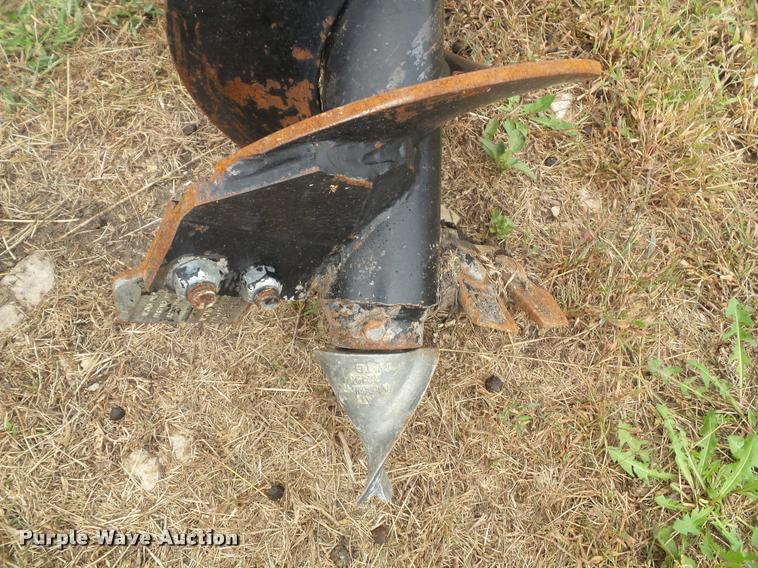 image for item BV9371 2016 New Holland X1475 skid steer auger