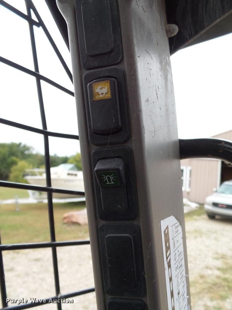 image for item BV9372 2012 Case SR220 skid steer