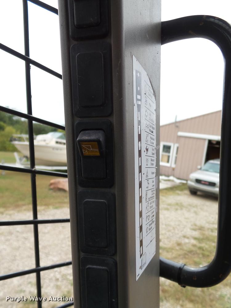 image for item BV9372 2012 Case SR220 skid steer