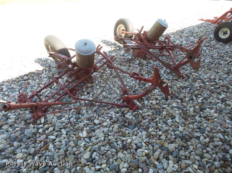 image for item BV9892 Farmall two row corn planter