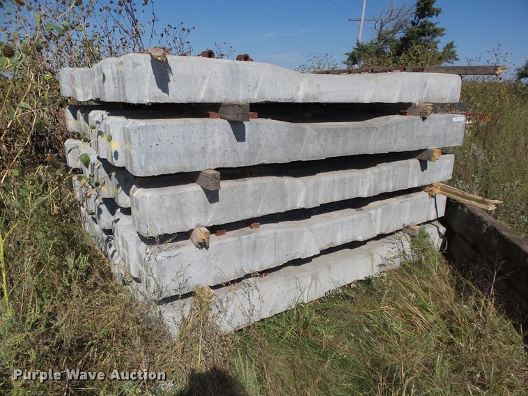 image for item BX9219 (40) concrete railroad ties