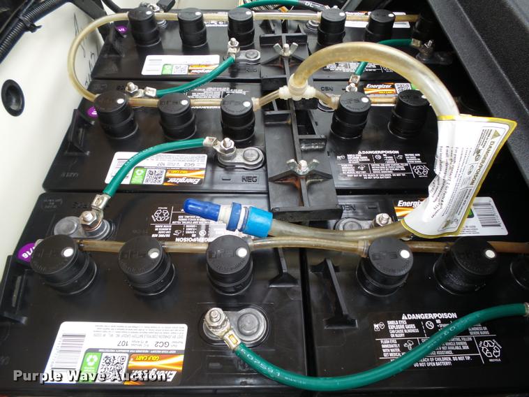 image for item BX9222 2010 Ez-go golf cart