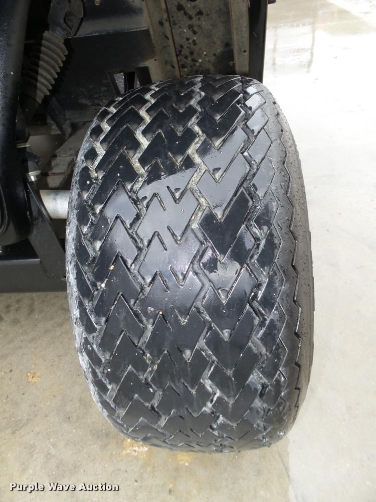 image for item BX9222 2010 Ez-go golf cart