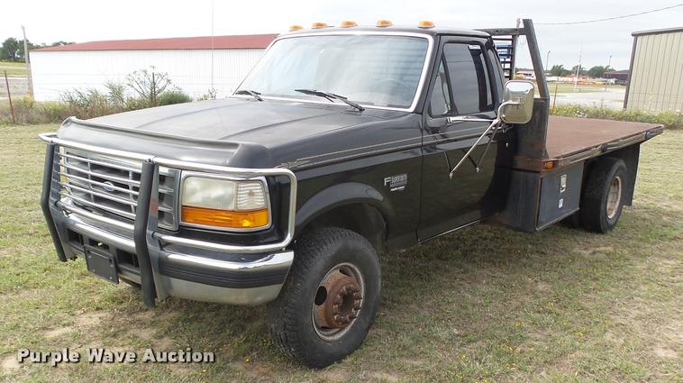 image for item BY9597 1995 Ford F450 Super Duty XLT flatbed truck
